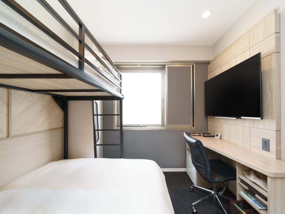 Super Umeda Higobashi Hotel