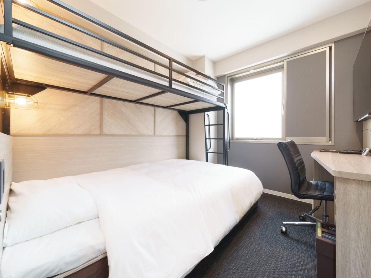 Super Umeda Higobashi Hotel